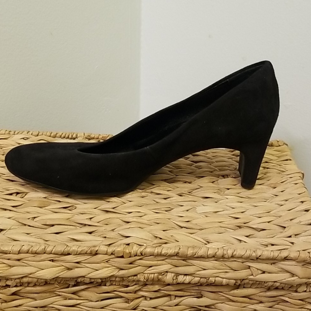 thumbnail image 2 of VANELi Women's Vayle Pump - Comfortable & Stylish Everyday Shoes 2 of 13